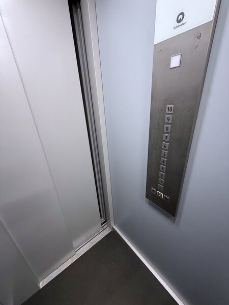 Berceni, str. Luica, de vanzare 2 camere, 1973, et 2/10, semidecomandat