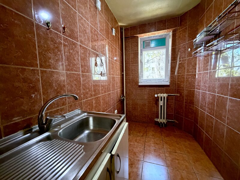 Berceni, str. Luica, de vanzare 2 camere, 1973, et 2/10, semidecomandat