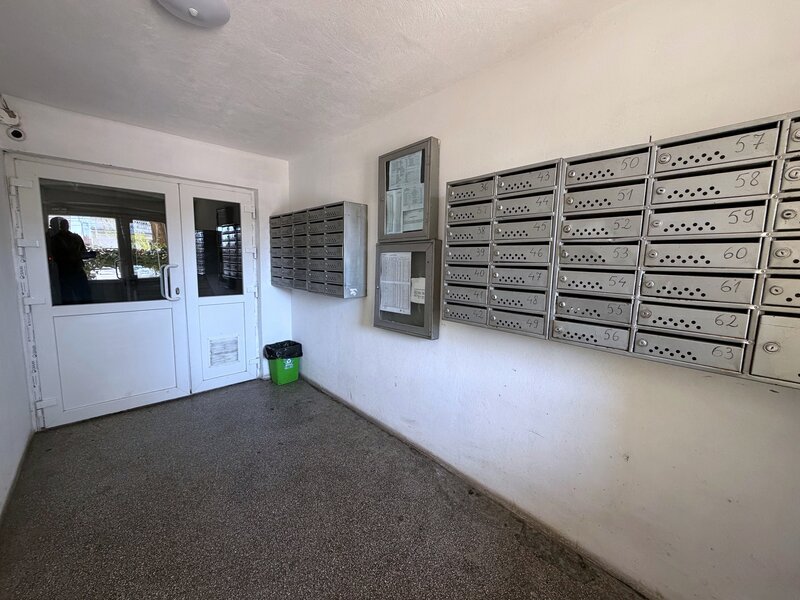 Berceni, str. Luica, de vanzare 2 camere, 1973, et 2/10, semidecomandat